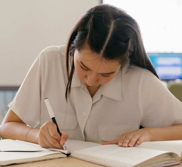 Kỹ năng học hỏi và tư duy nhạy bén là những lợi thế khi xin học bổng toàn phần du học tại Úc